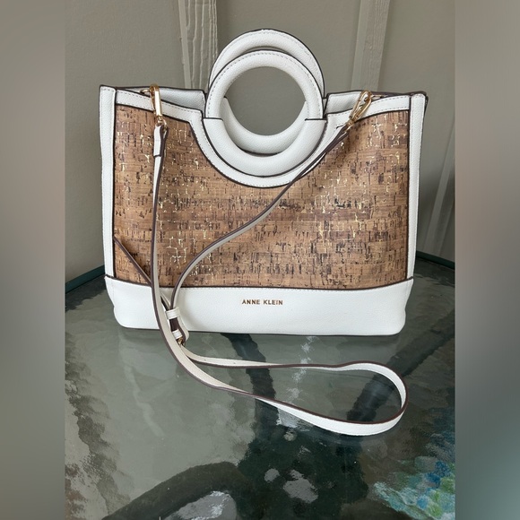 Anne Kline White  Leather Purse - Picture 4 of 7